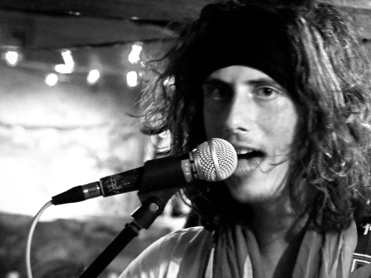 REVIEW – George Wilding @ Cellar Bar, Bear Hotel,&nbsp;Devizes