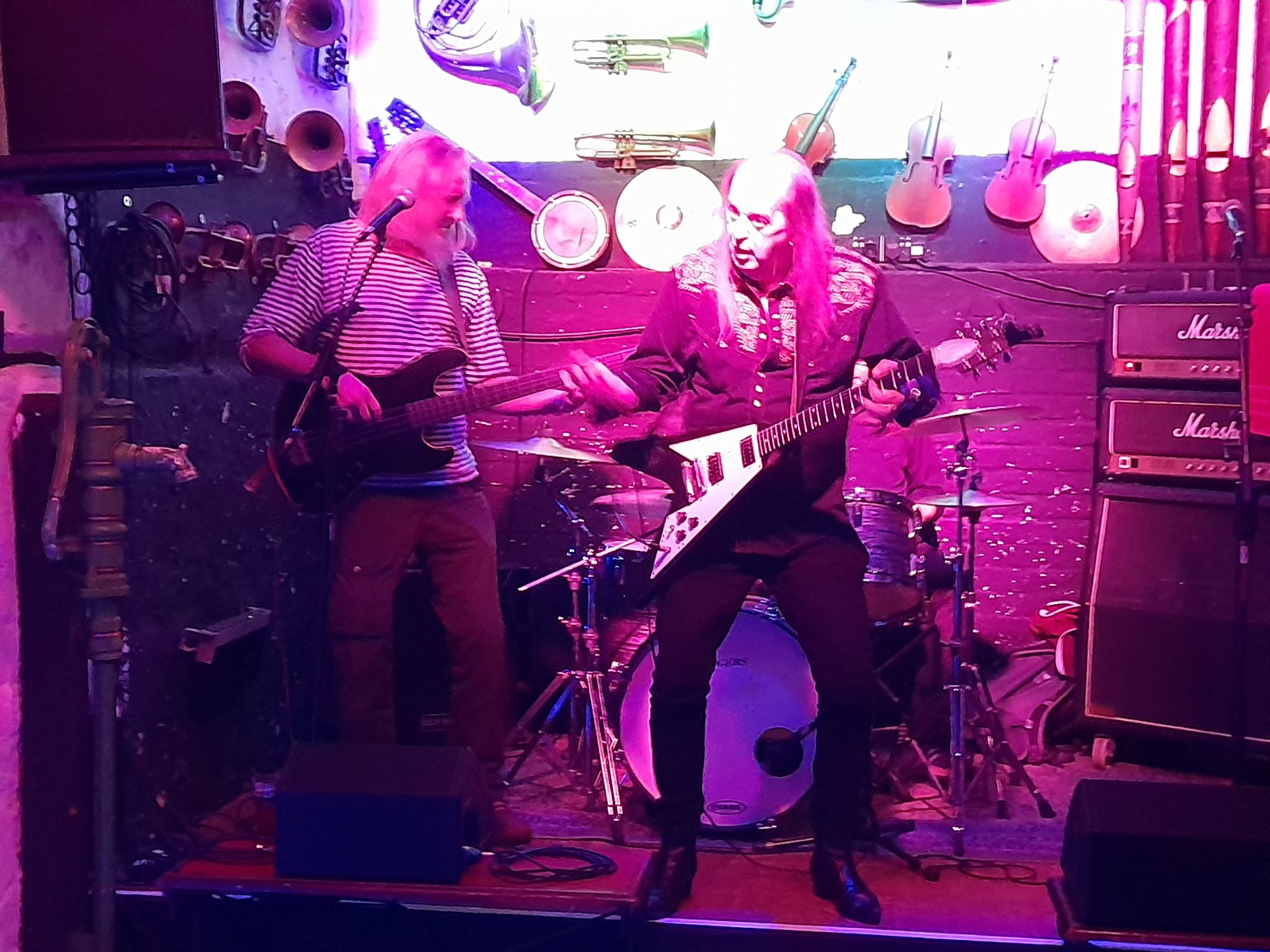 No Worries; Worried Men at The&nbsp;Pump