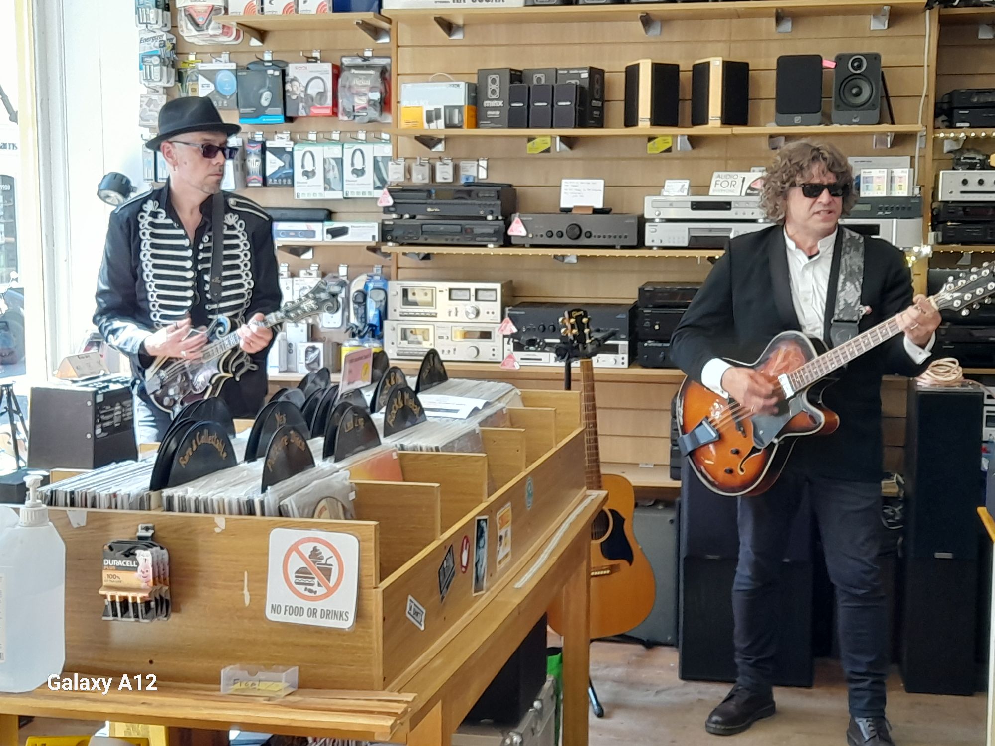 Deadlight in the Daytime; Vinyl Realm’s Acoustic Saturdays&nbsp;Return….