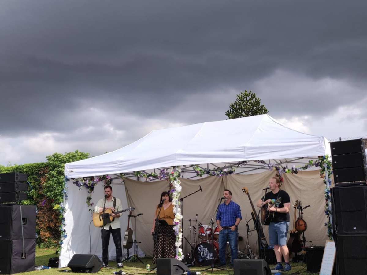 Thieves Plan Unplugged Gig at&nbsp;Brokerswood