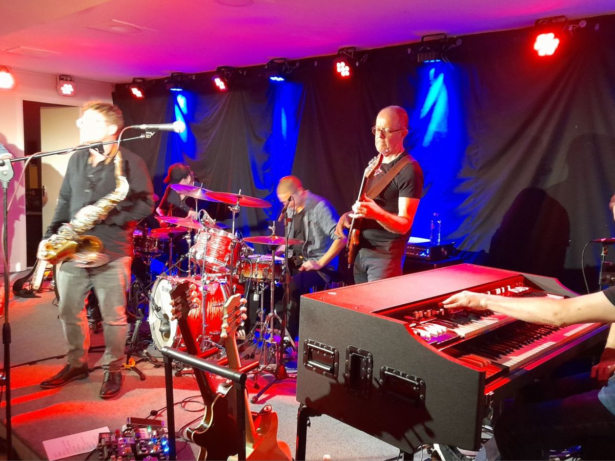 Jon Amor & Friends; Juggernaut at Long Street Blues&nbsp;Club