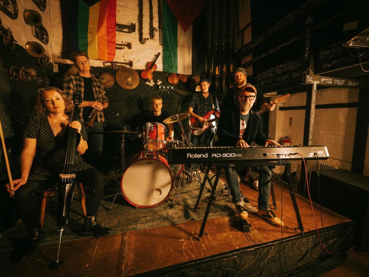 How it Feels for a&nbsp;Bluebeard!