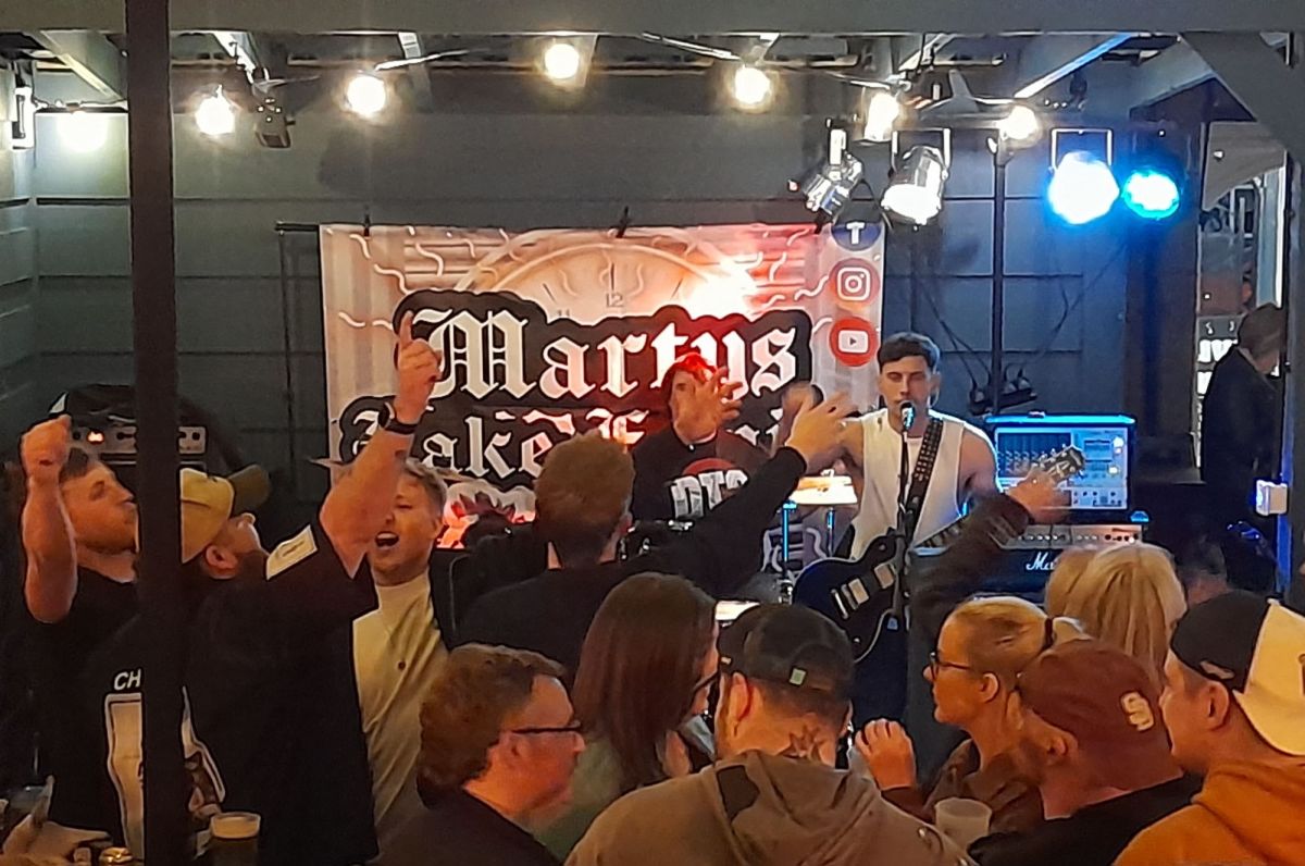 Three Crowns, One New Stage, and a Fake&nbsp;Family