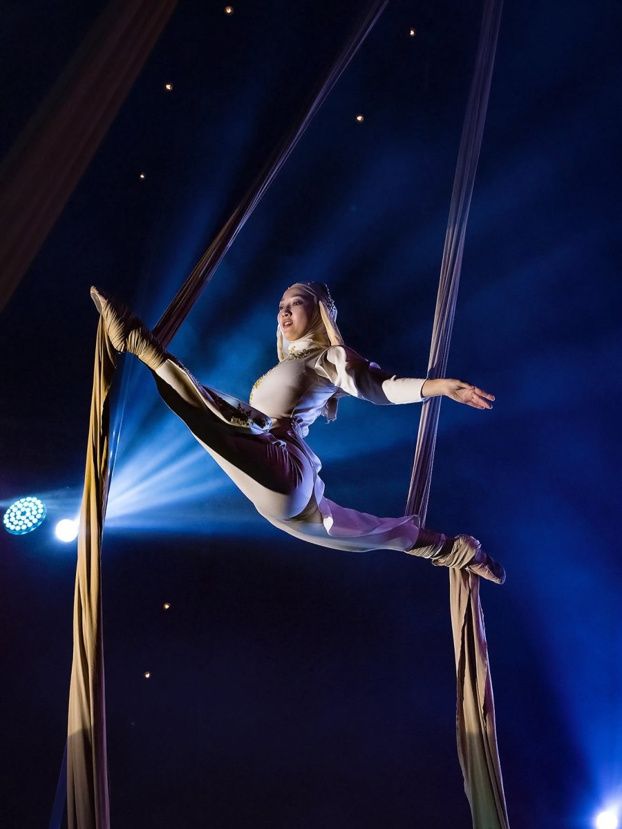 Award-Winning Circus Cortex BizZzar Comes to Devizes This&nbsp;July