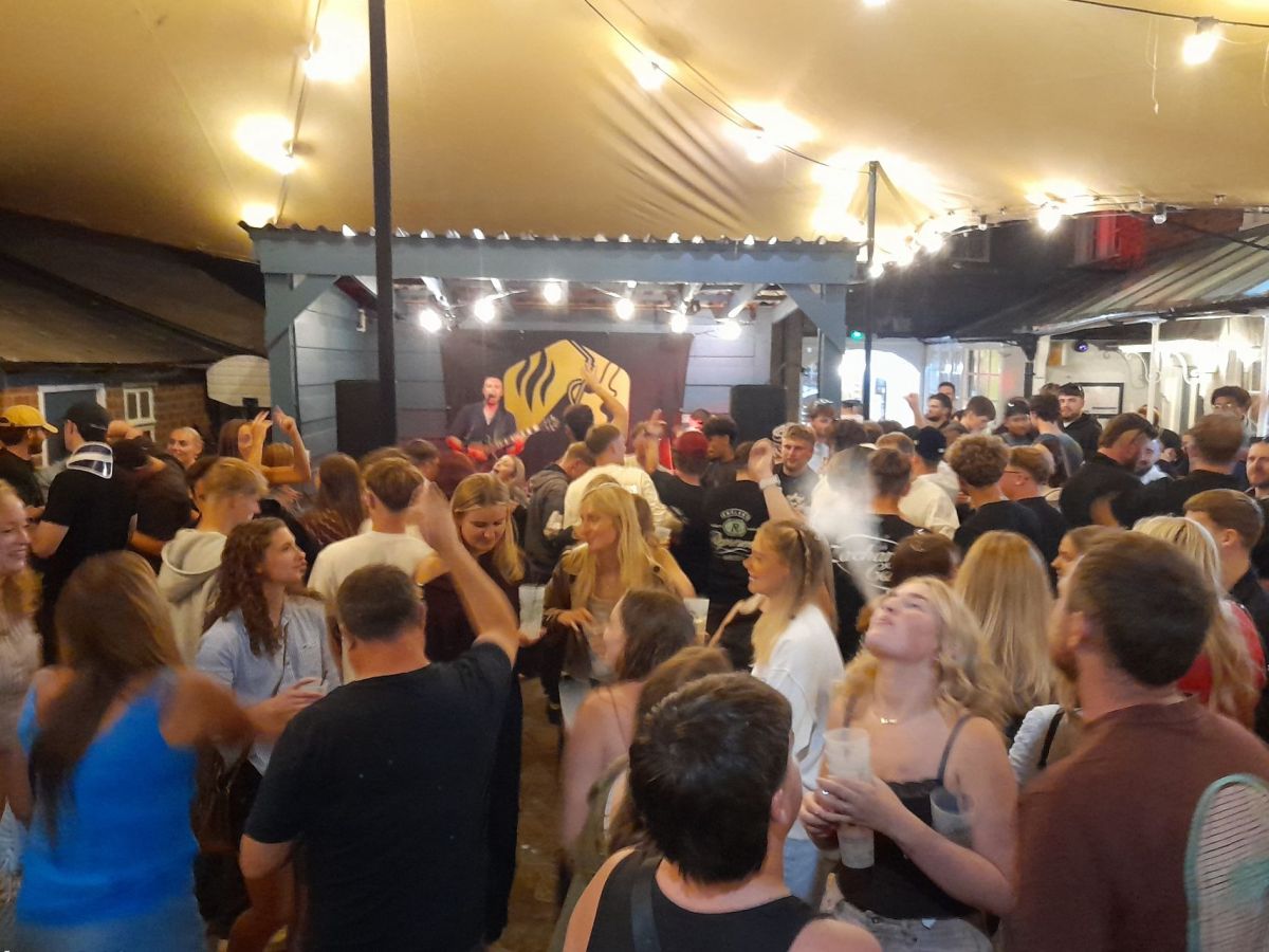 Hot Juice Project at The Three&nbsp;Crowns