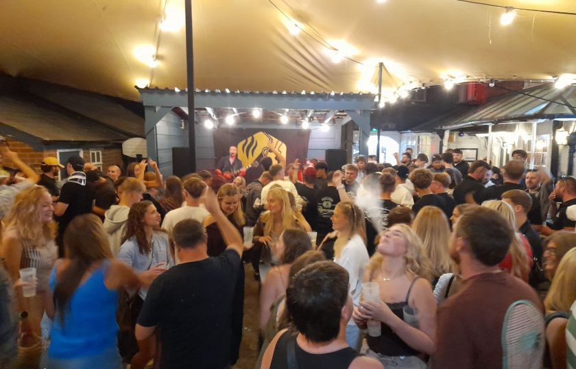 Hot Juice Project at The Three&nbsp;Crowns